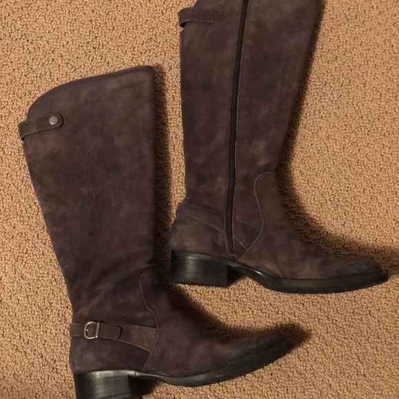 born grey suede boots